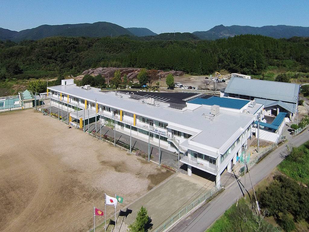 山鹿市立菊鹿小学校