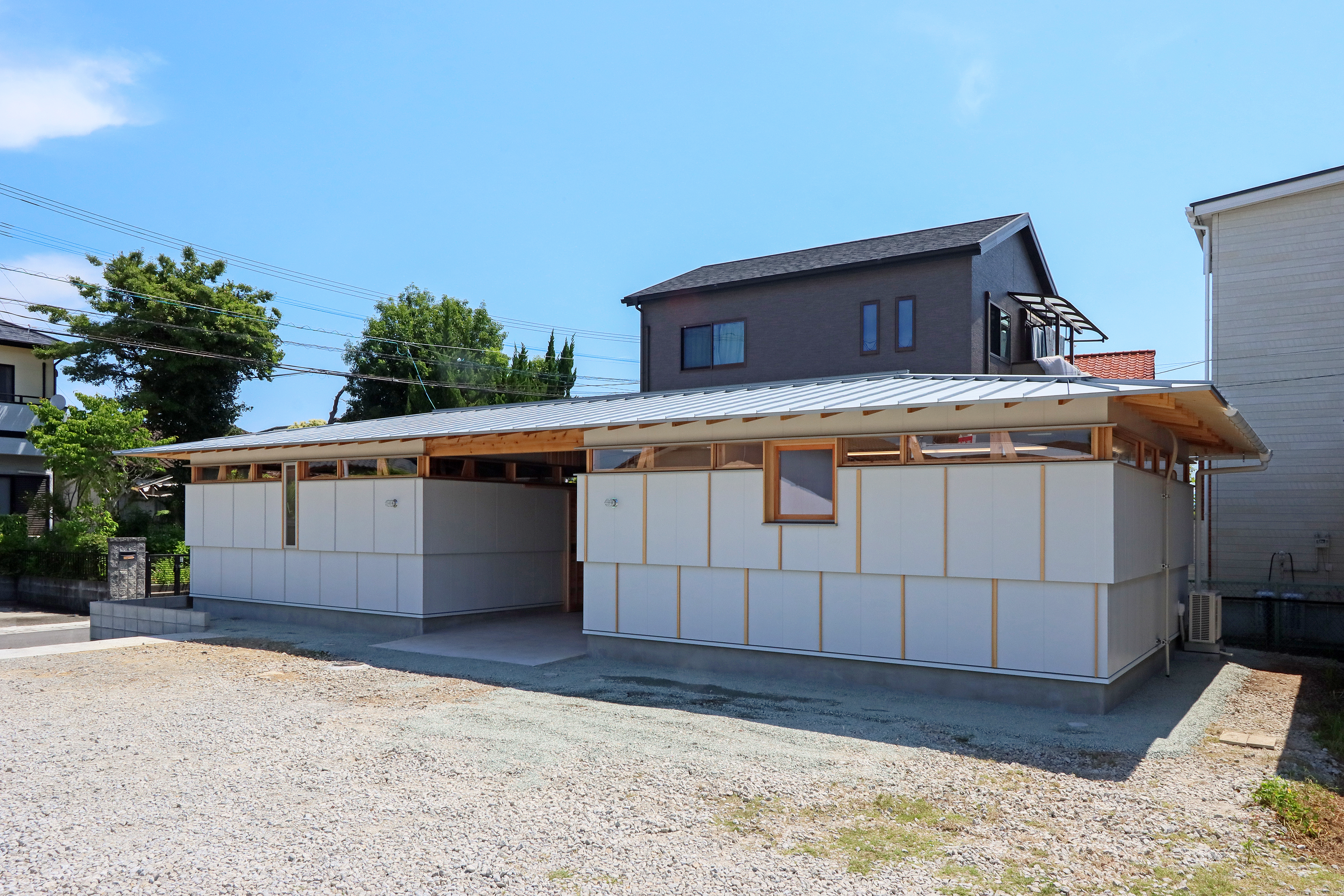 誉産業倉庫「阿吽の倉」